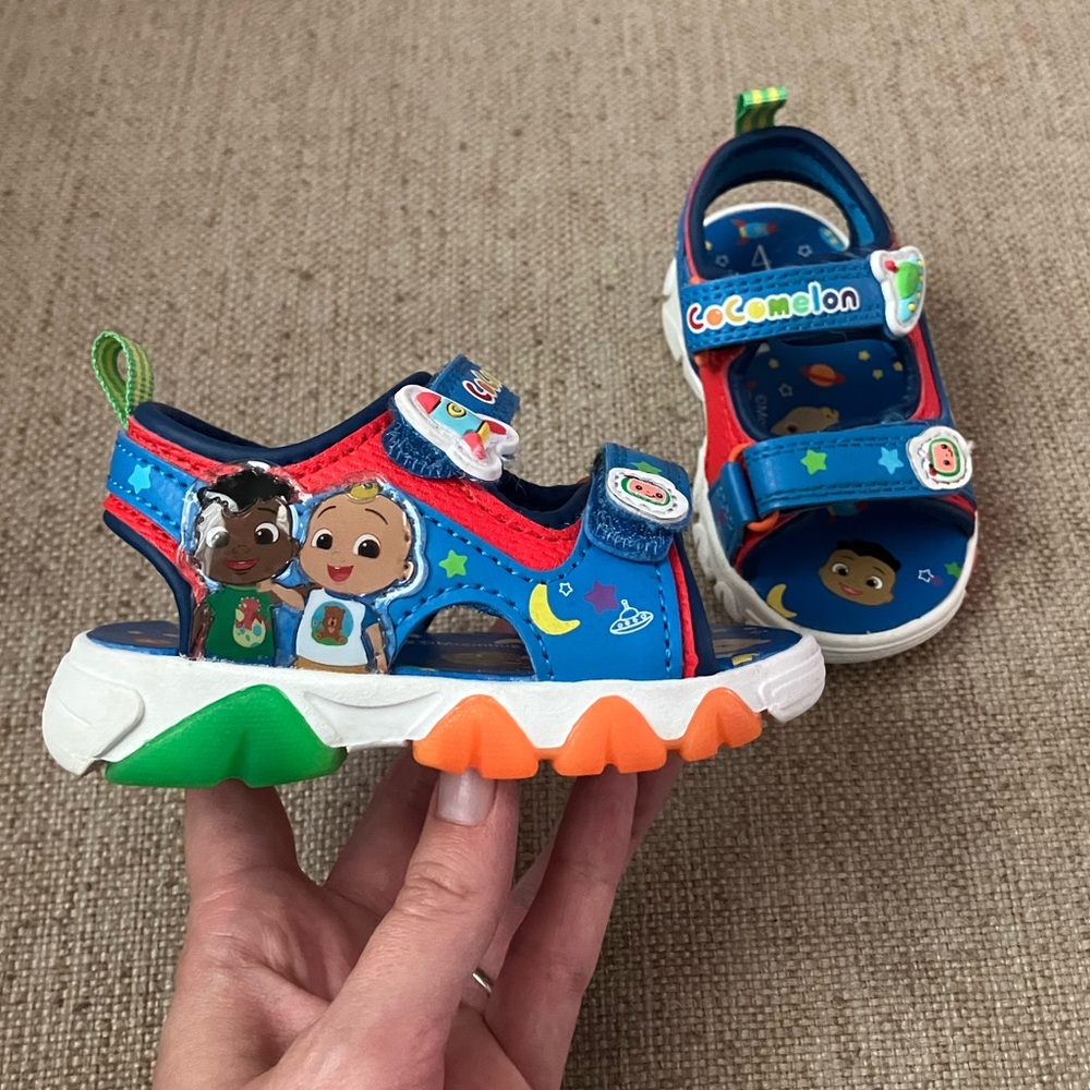 Cocomelon toddler sandals size 4